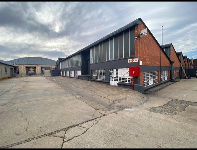 4,302M² WAREHOUSE FOR SALE IN INDUSTRIA WEST